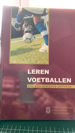 Leren voetballen, een spelgerichte methode, Boeken, Sportboeken, Balsport, P.vansteenbrugge e.a., Ophalen of Verzenden, Zo goed als nieuw