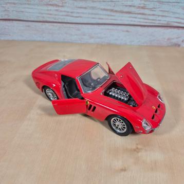 Petite voiture Ferrari Bburago