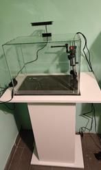 Aquarium 30 liter + kast, Dieren en Toebehoren, Vissen | Aquaria en Toebehoren, Ophalen, Zo goed als nieuw, Leeg aquarium