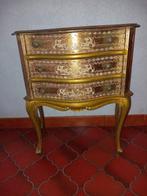 antiek 'gouden' kastje, Enlèvement