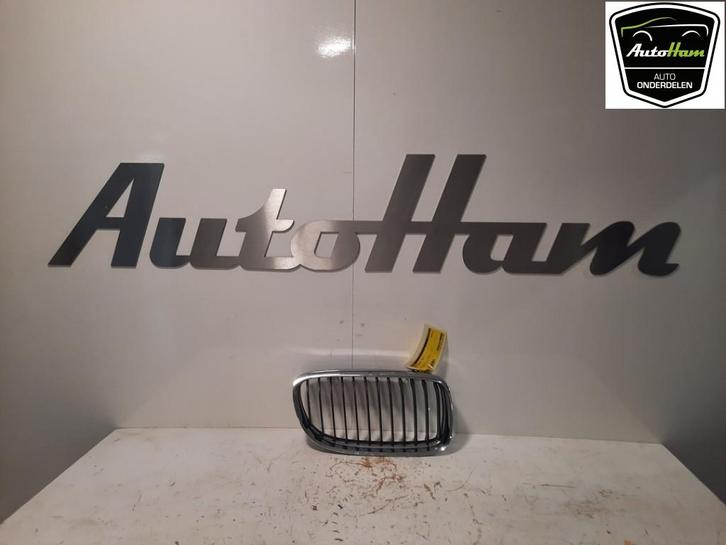 GRILLE BMW 3 serie Touring (E91) (|51137201968|), Auto-onderdelen, Carrosserie, BMW, Gebruikt