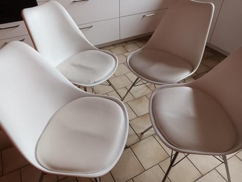 4 Chaises blanches, Huis en Inrichting, Stoelen, Gebruikt, Vier, Kunststof, Wit, Ophalen