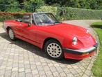 Deze zeer mooie originele oldtimer, een Alfa Romeo Spider, 94 kW, Achterwielaandrijving, Zwart, 4 cilinders