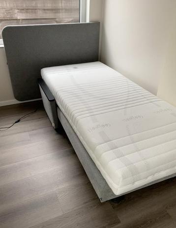 Elektrische Tuoi Boxspring. Slechts 6 maanden oud beschikbaar voor biedingen