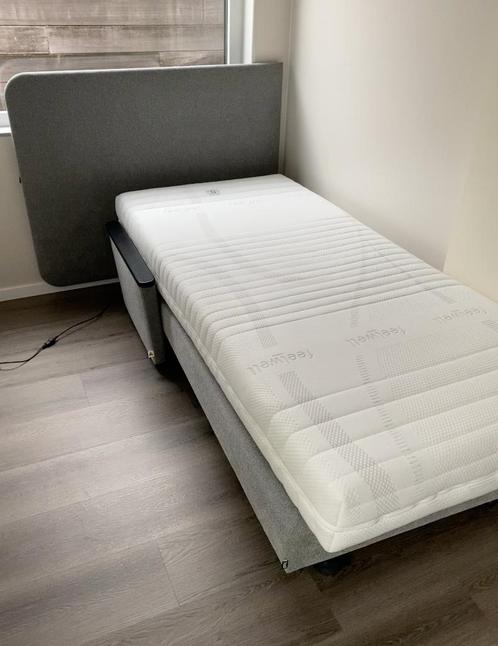Elektrische Tuoi Boxspring. Slechts 6 maanden oud, Huis en Inrichting, Slaapkamer | Boxsprings, Zo goed als nieuw, 90 cm, 210 cm