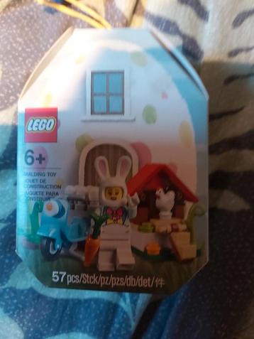 Lego vrouw paashaas  beschikbaar voor biedingen
