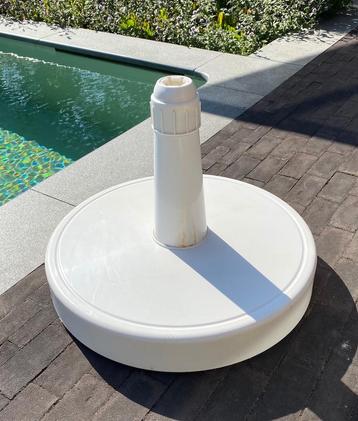 Grande base de parasol, blanche, remplissable à l'eau, Moins de 1 mètre, Utilisé, Base de parasol, Enlèvement