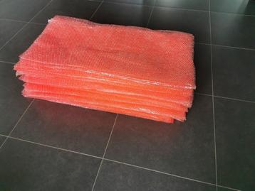 Noppenfolie - verpakkingsmateriaal rood beschikbaar voor biedingen