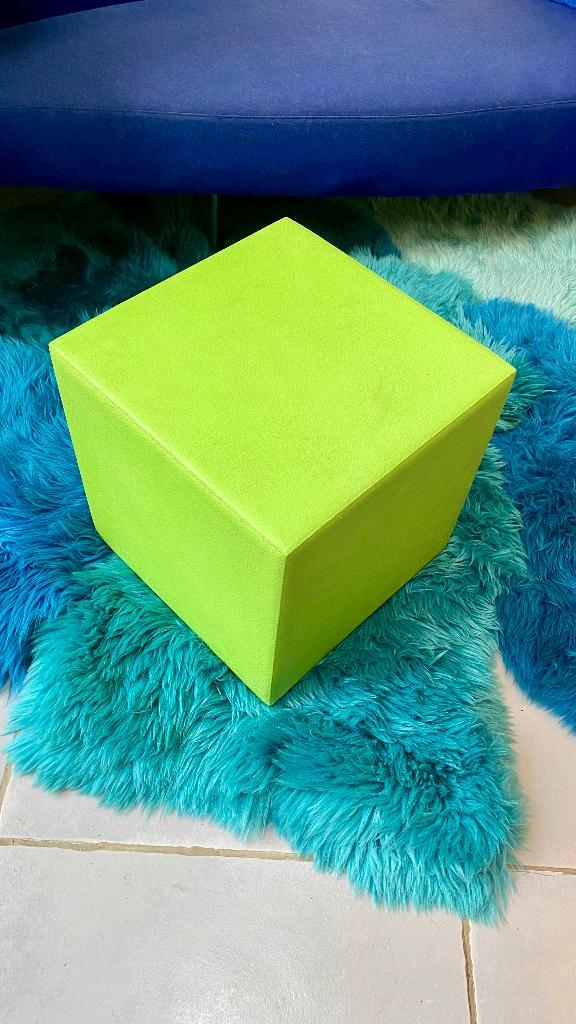 PRIMARY POUF 05 by Quinze & Milan, Maison & Meubles, Canapés | Repose-pieds & Poufs, Utilisé, Moins de 50 cm, Moins de 50 cm, Carré