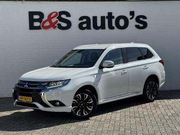 Mitsubishi Outlander 2.0 PHEV Executive Edition Camera Navig, Auto's, Mitsubishi, Zwart, Wit, Bedrijf, Hybride Elektrisch/Benzine