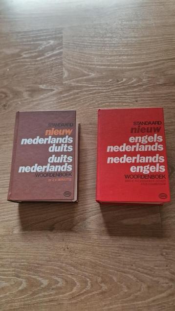 woordenboeken beschikbaar voor biedingen