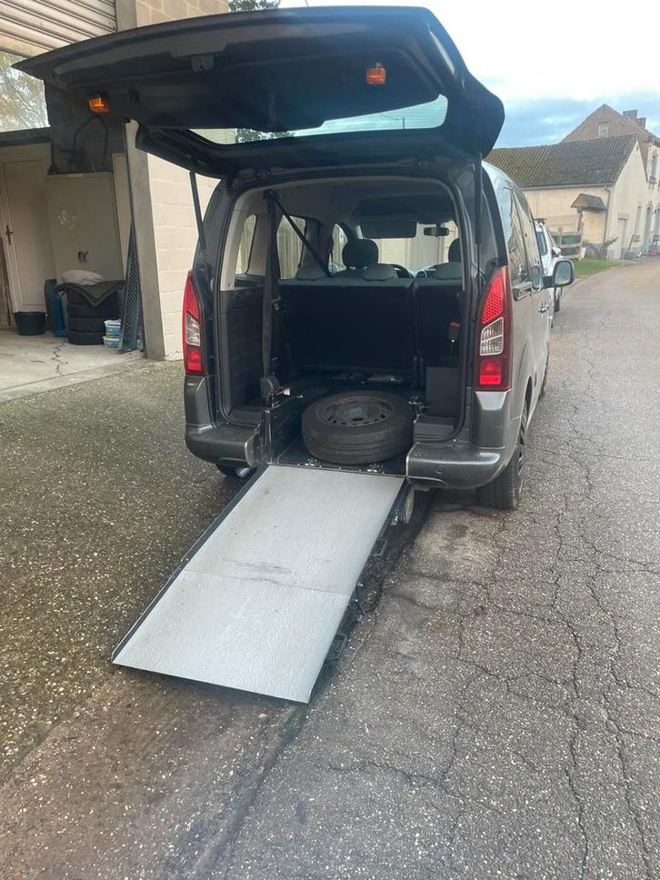 Aangepaste rolstoel Citroën berlingo grijs, Auto's, Citroën, Particulier, Berlingo, Aangepast voor mindervaliden, ABS, Airbags