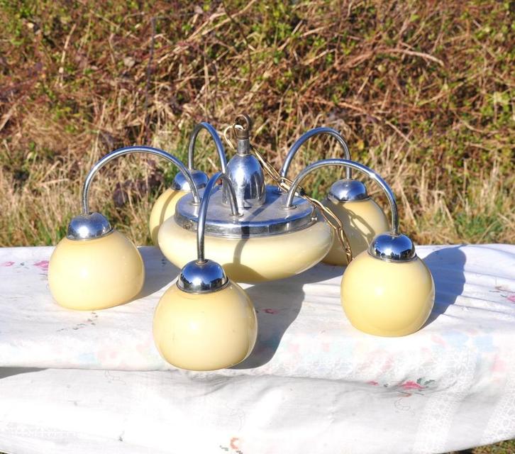 (D)  lustre art deco metal chromé bobeche et globe opaline, Antiek en Kunst, Antiek | Verlichting, Ophalen