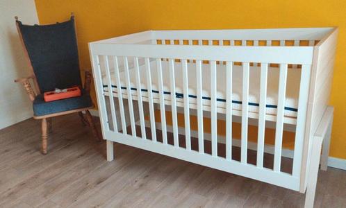 Meegroei babybed 140x70, Kinderen en Baby's, Kinderkamer | Bedden, Zo goed als nieuw, Ophalen