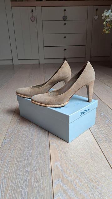 Beige pumps Voltan beschikbaar voor biedingen