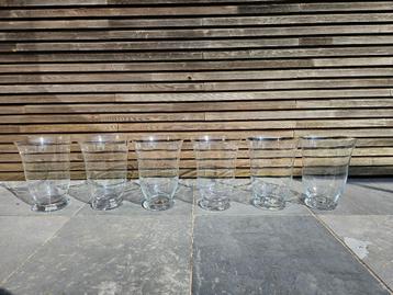 Vaas van glas 6 stuks identiek  beschikbaar voor biedingen