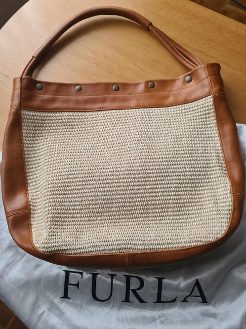 Furla handtas met riet, Handtassen en Accessoires, Tassen | Damestassen, Zo goed als nieuw, Handtas, Overige kleuren, Ophalen of Verzenden
