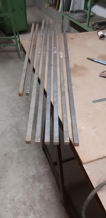 vierkant 15 mm constructiestaal beschikbaar voor biedingen