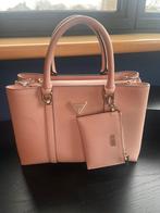 Guess handtas lichtroze, Handtassen en Accessoires, Tassen | Damestassen, Ophalen of Verzenden, Zo goed als nieuw, Handtas