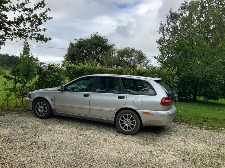 Volvo V40 2003 - Grijs, Auto's, Volvo, Particulier, V40, Airbags, Airconditioning, Cruise Control, Mistlampen, Radio, Diesel, 5 deurs