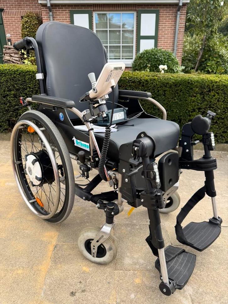 fauteuil roulant vermeiren avec assistance électrique e-fix, Divers, Chaises roulantes, Comme neuf, Fauteuil roulant électrique