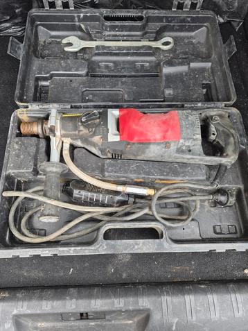 caroteuse beschikbaar voor biedingen