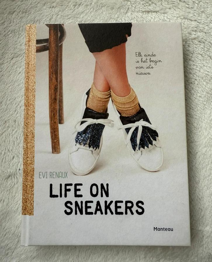 Evi Renaux - Life on sneakers, Boeken, Mode, Zo goed als nieuw, Ophalen of Verzenden
