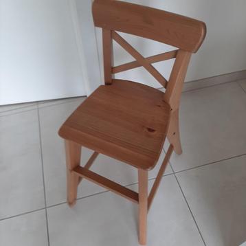 chaise pour bébé disponible aux enchères