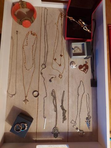 Petit lot de bijoux de qualité  beschikbaar voor biedingen
