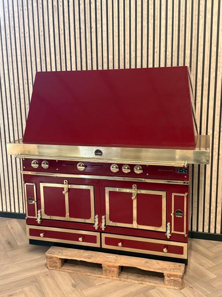 La Cornue Fornuis 150cm Bordeaux + Afzuigkap, Elektronische apparatuur, Fornuizen, Gas, Grill, Ophalen of Verzenden
