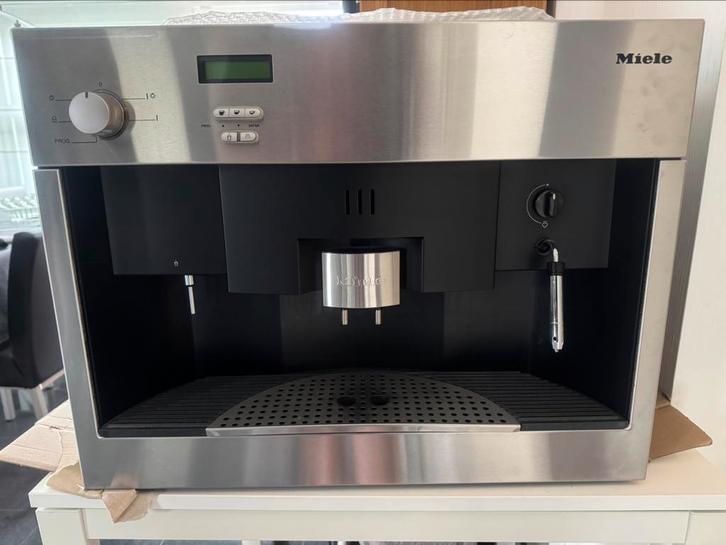 Inbouw koffiezetapparaat met stoom functie en heet water, Elektronische apparatuur, Koffiezetapparaten, Zo goed als nieuw, Koffiebonen