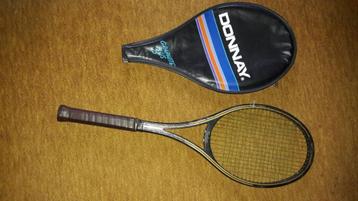 Donnay tennisracket van vintage stijl  beschikbaar voor biedingen