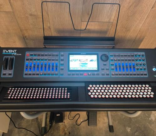 KETRON EVENT CHROM do 2 Belgische basgitaren, Muziek en Instrumenten, Synthesizers, Zo goed als nieuw, Ophalen