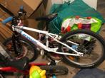 kinderfietsen (3): 2 B-TWIN en 1 HELLO KITTY, Fietsen en Brommers, Ophalen, Gebruikt, B-twin