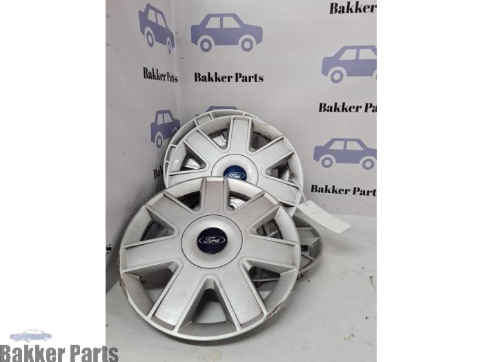 Ensemble enjoliveur d'un Ford KA, Autos : Pièces & Accessoires, Pneus & Jantes, Véhicule de tourisme, Utilisé, 3 mois de garantie