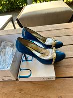 Guess blauwe lak-pumps met naaldhakjes 40, Ophalen, Zo goed als nieuw, Blauw, Pumps