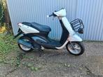 Yamaha Mbk Neo's 50cc A klasse met amper 4180km, Fietsen en Brommers, Ophalen, Zo goed als nieuw, Benzine, 50 cc