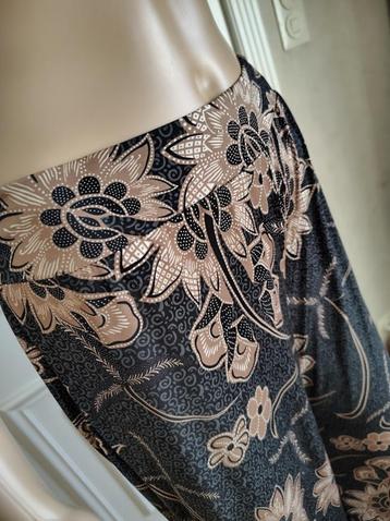 nieuwe losse broek van terra di siena   beschikbaar voor biedingen