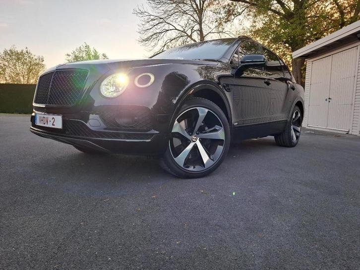 BENTLEY BENTAYGA SPECIAL EDITION IN LICHTE VRACHT, Auto's, Bentley, Bedrijf, Te koop, Bentayga, 360° camera, 4x4, ABS, Achteruitrijcamera