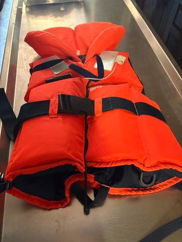 Reddings vest beschikbaar voor biedingen