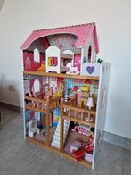 Poppenhuis met 3 poppen, Ophalen, Poppenhuis