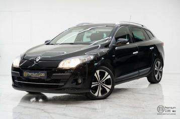 Renault Megane Grandtour 2.0 140 CVT Luxe! Bose, Pano, Navi!, Auto's, Automaat, Zwart, 4 cilinders, Zwart