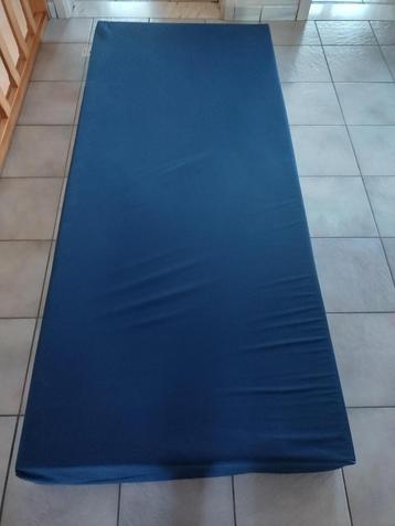 Matras beschikbaar voor biedingen