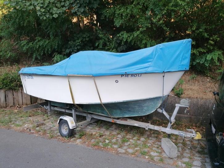 Boot „Pouldu”, Watersport en Boten, Motorboten en Motorjachten, Gebruikt, Polyester, Tot 6 meter, Overige brandstoffen, Buitenboordmotor