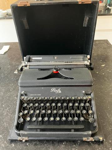 Ruf typemachine/ made in Zwitserland.  beschikbaar voor biedingen