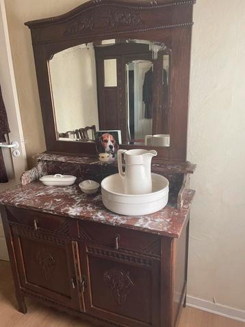 Prachtige antieke wastafelkast met spiegel