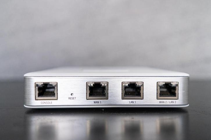 UniFi Security Gateway (USG) – Routeur, Computers en Software, Routers en Modems, Zo goed als nieuw, Router, Ophalen