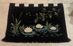 Wandkleed geborduurde waterlelies + lisdodde  127/85, Ophalen of Verzenden, Gebruikt