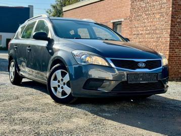 KIA CEE'D SW 1.4i essence 08/2010 140000 km AIRCO disponible aux enchères