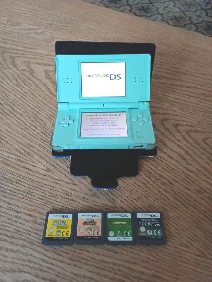 Nintendo DS Lite met 8 games, Games en Spelcomputers, Spelcomputers | Nintendo DS, Zo goed als nieuw, DS Lite, Ophalen